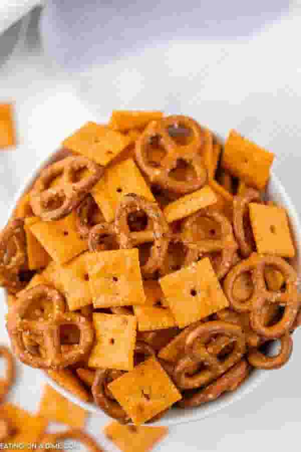 Easy Spicy Cheez-It Snack Mix 