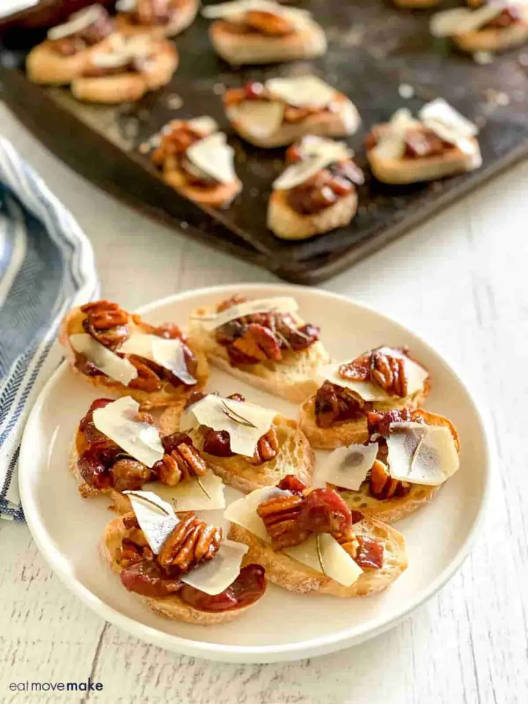 Roasted Grapes Crostini with Rosemary and Pecans